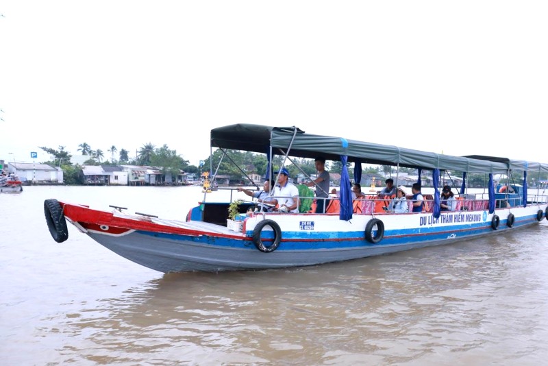 Du lịch Cần Thơ mà bỏ qua trải nghiệm tàu, ghe, thuyền, chợ nổi Cái Răng là thiếu sót lớn, bạn nhé!