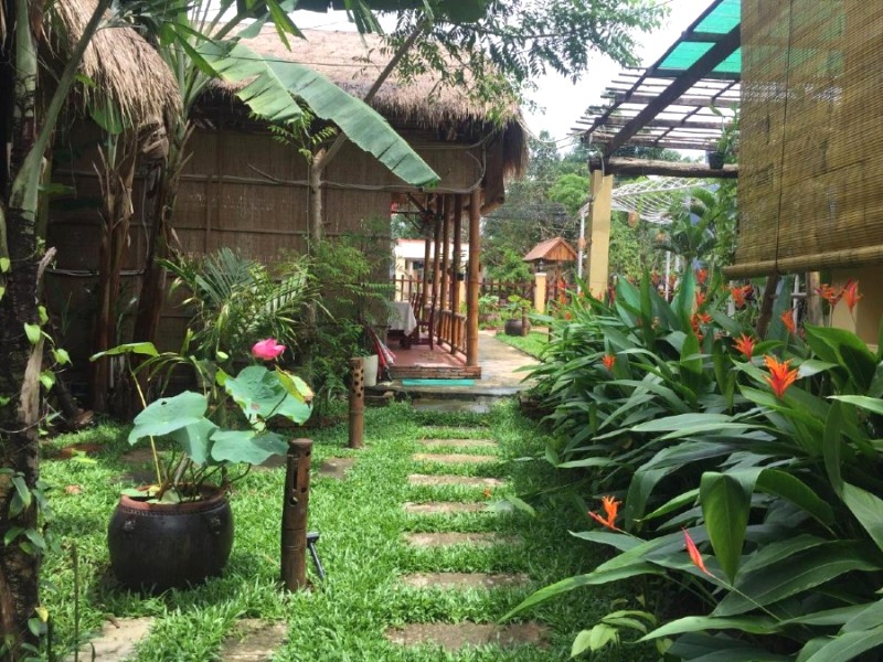 Homestay vườn nhiệt đới, đậm chất Việt Nam.