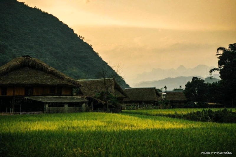 Ánh nắng ban mai nhuộm Hà Giang đẹp mê hồn.