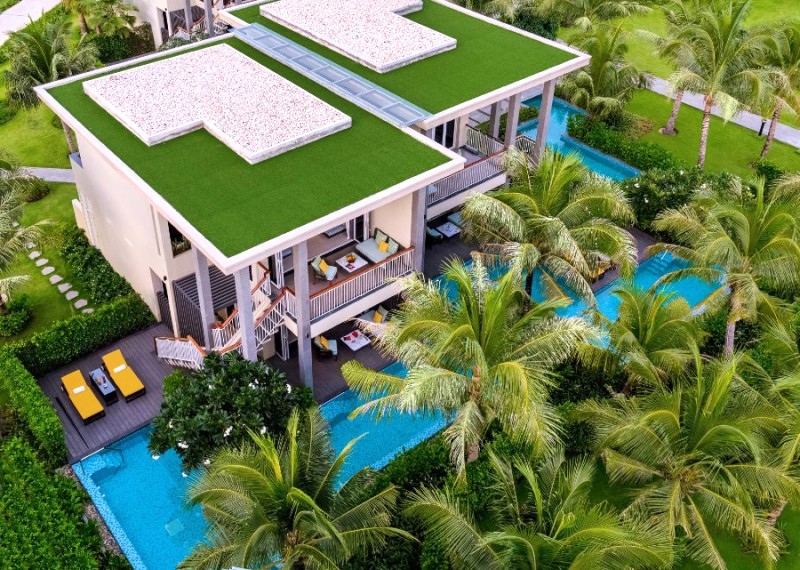 Pullman Villa ngập tràn cây xanh.