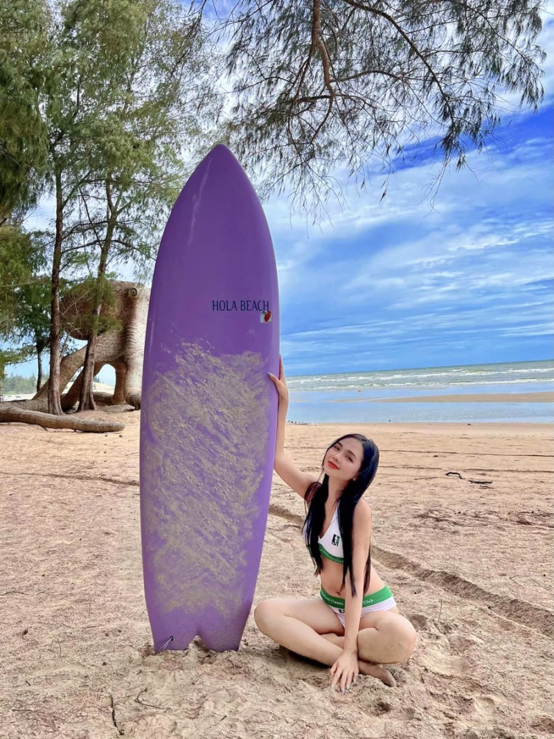 Lướt sóng siêu đã tại Hola Beach! 🏄‍♂️🌊