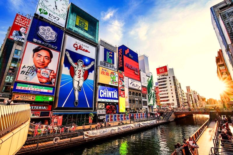 Dotonbori: Thiên đường ẩm thực đường phố.