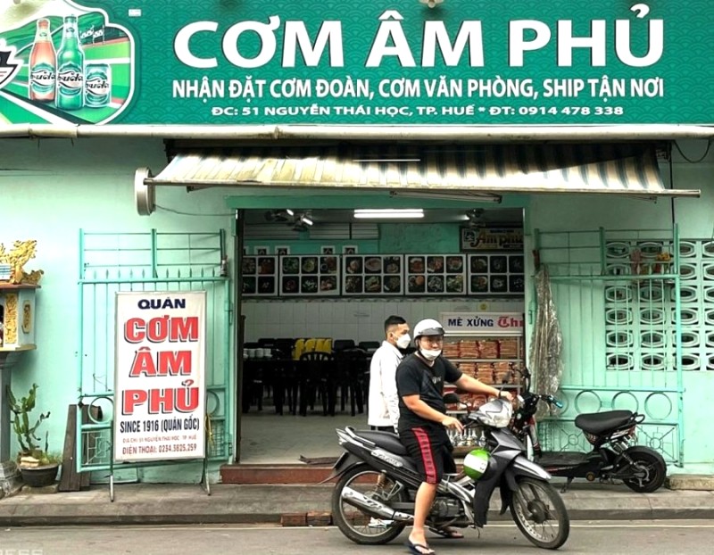 Cơm Âm Phủ Huế: mộc mạc, đơn giản.