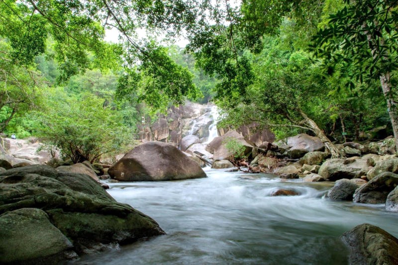 Thác Bà Tánh Linh thuộc Khu Bảo tồn Thiên nhiên núi Ông.