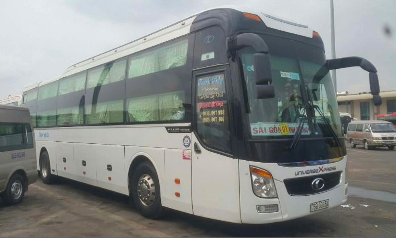 Thanh Thủy: Limousine Nha Trang - Quy Nhơn sang trọng, tiện nghi, không gian rộng rãi.