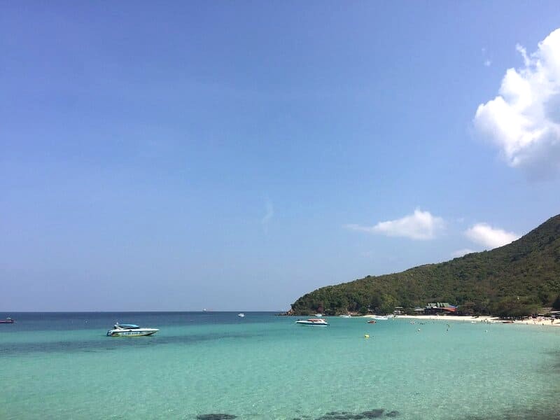 Tiên là vịnh đẹp nhất Koh Larn.