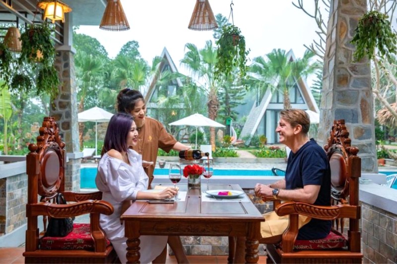 Bữa tối lãng mạn tại Bai Dinh Garden Resort & Spa