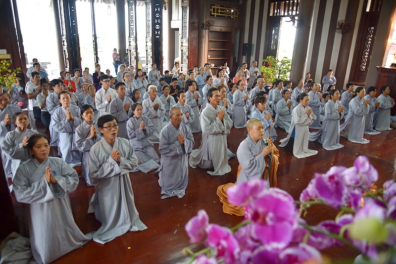 Tu viện Khánh An nổi tiếng với các khóa tu, thiền, thu hút đông đảo hành giả, Phật tử và chư tăng.