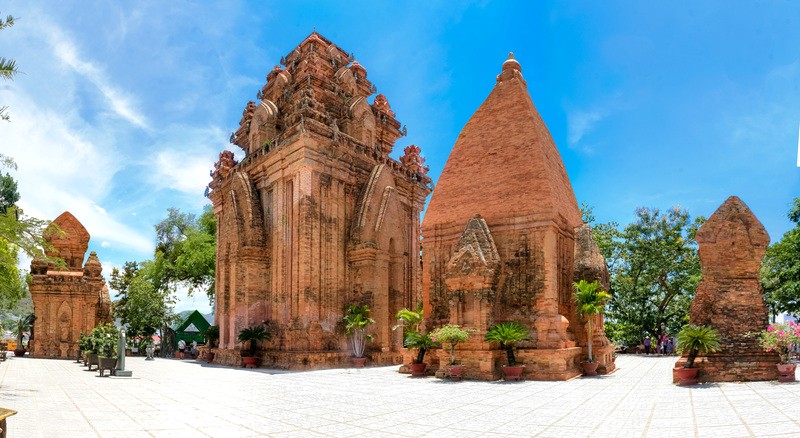 Tháp Bà Ponagar minh chứng cho sự hưng thịnh của Chăm Pa.