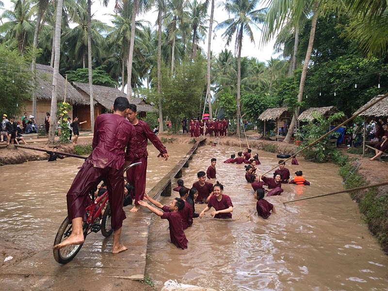 Thú vị với trò chơi dân gian tại Khu du lịch Làng Bè! (Ảnh: Fanpage Khu du lịch Làng Bè)