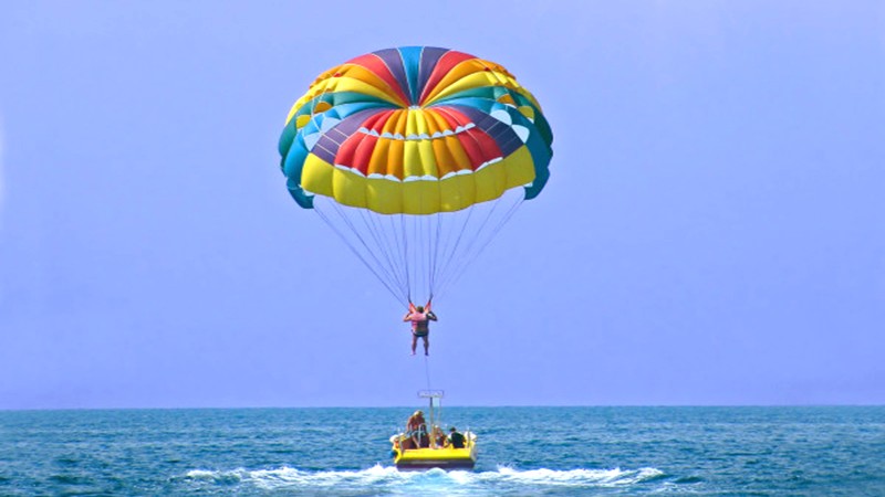 Phiêu lưu bay lượn trên đảo Koh Larn, chinh phục bầu trời đầy mê hoặc!