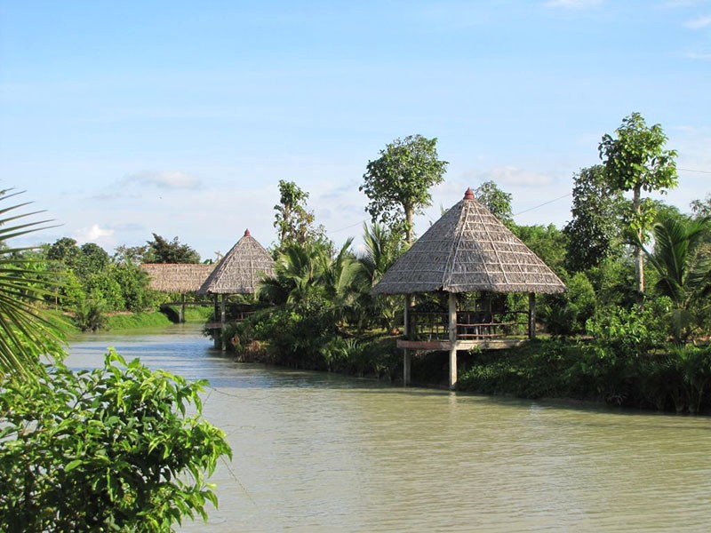 Cồn Ốc: Phong cảnh thanh bình, nên thơ.