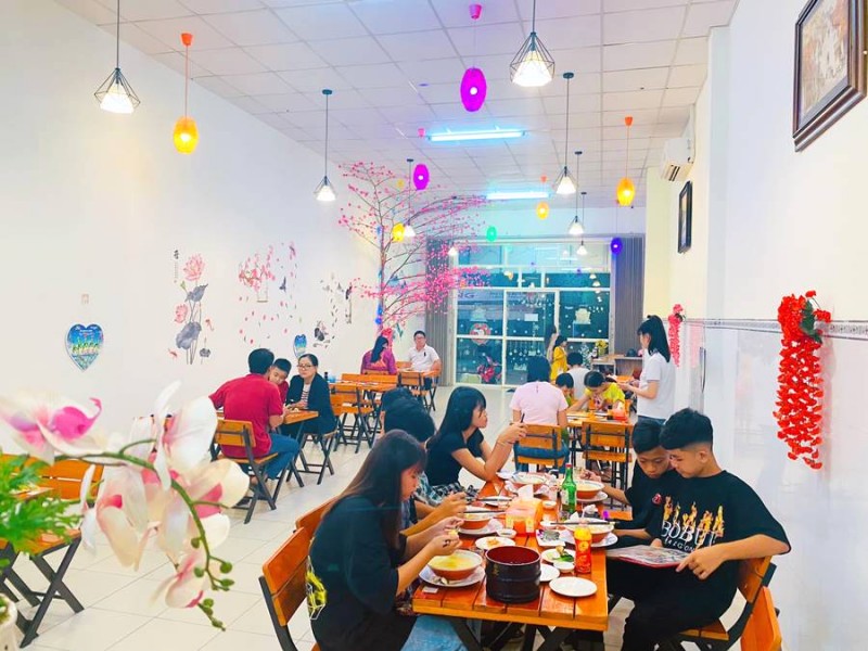 NEKO SUSHI Vĩnh Long: Không gian ấm cúng, gần gũi như nhà bạn, mang đến trải nghiệm ẩm thực thoải mái.