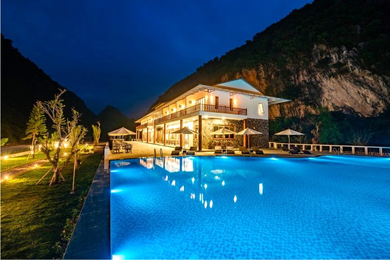 Resort 4 sao với 42 phòng sang trọng, trang thiết bị hiện đại, mang đến trải nghiệm nghỉ dưỡng hoàn hảo.