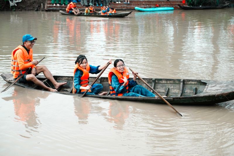 Du lịch Nông trại Hải Vân: Chèo thuyền khám phá sông nước, trải nghiệm thú vị chờ bạn!