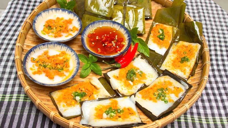 Bánh nậm: Món ăn vặt hoặc chính.