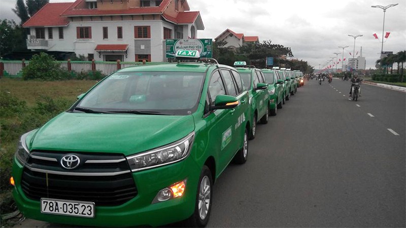 Thủy cung Phú Quốc, với quy mô hoành tráng, thu hút du khách bởi hàng trăm nghìn loài động vật biển sống động.