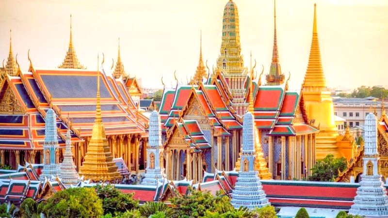 Wat Pho nổi tiếng với kiến trúc đa dạng.