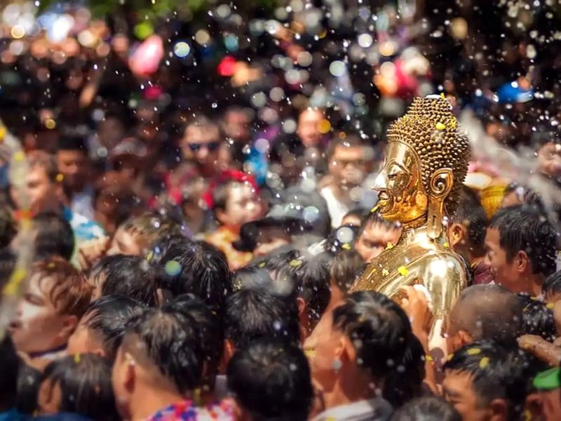 Lễ hội Songkran cầu mong may mắn, thuận lợi cho năm mới.