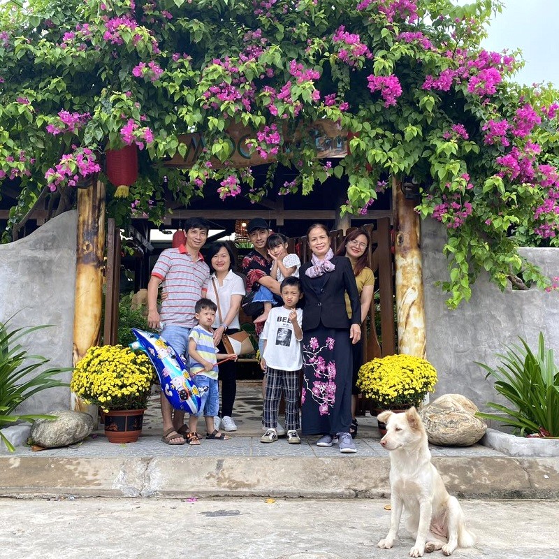 Mộc Homestay Quy Nhơn: Xanh mát, hoa thơm.