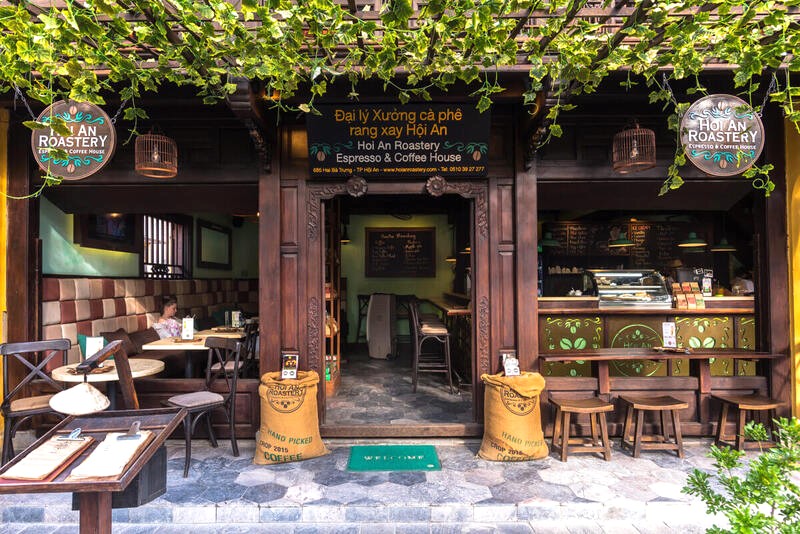 Hoi An Roastery, với 7 quán cà phê độc đáo, là điểm đến lý tưởng cho những ai yêu cà phê tại phố cổ Hội An. (135 ký tự)