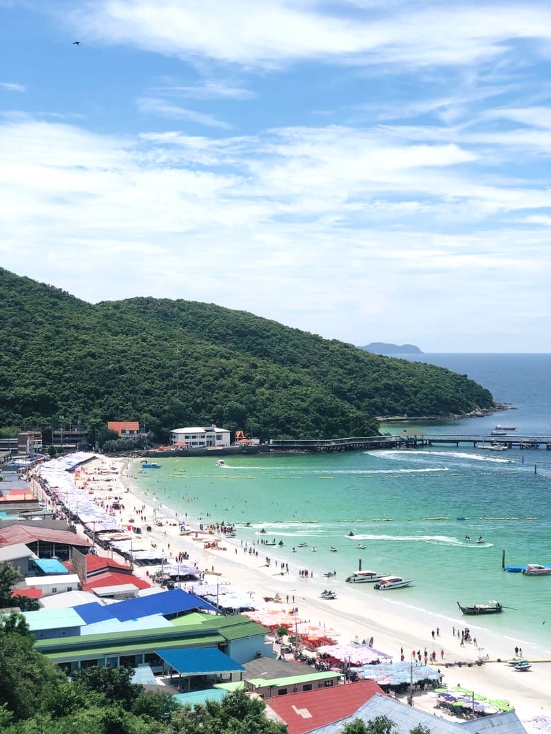 Tawaen: Bãi biển đẹp nhất Koh Larn.