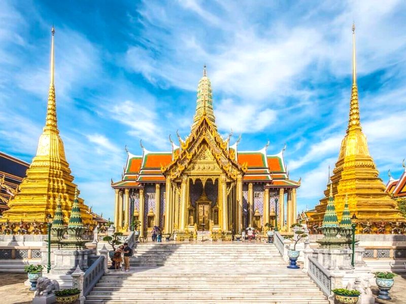 Chánh điện chùa Wat Pho nổi tiếng với kiến trúc tinh xảo, kết hợp hài hòa giữa thẩm mỹ và mỹ thuật.