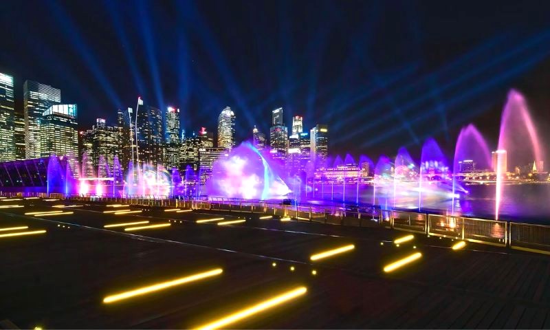 Spectra Show là màn biểu diễn nhạc nước nổi tiếng tại Marina Bay Sands.