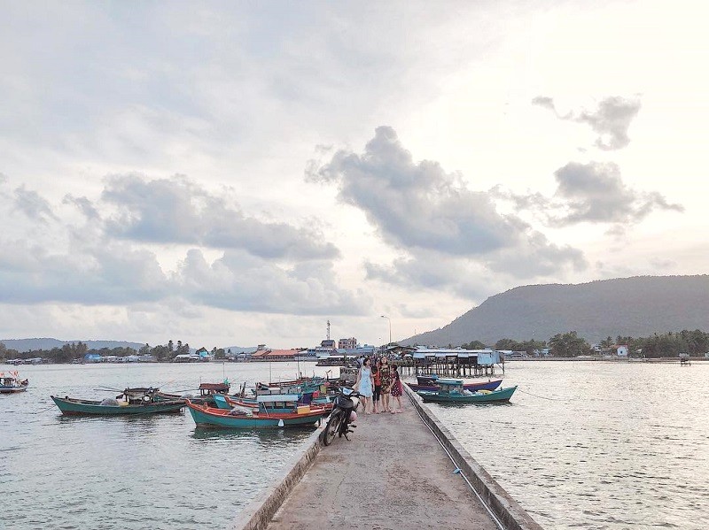 Hàm Ninh: Hải sản tươi ngon, giá rẻ tại Phú Quốc.