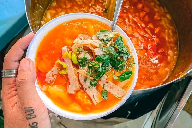 Bánh canh Nam Phổ: Hương vị Huế nức tiếng.