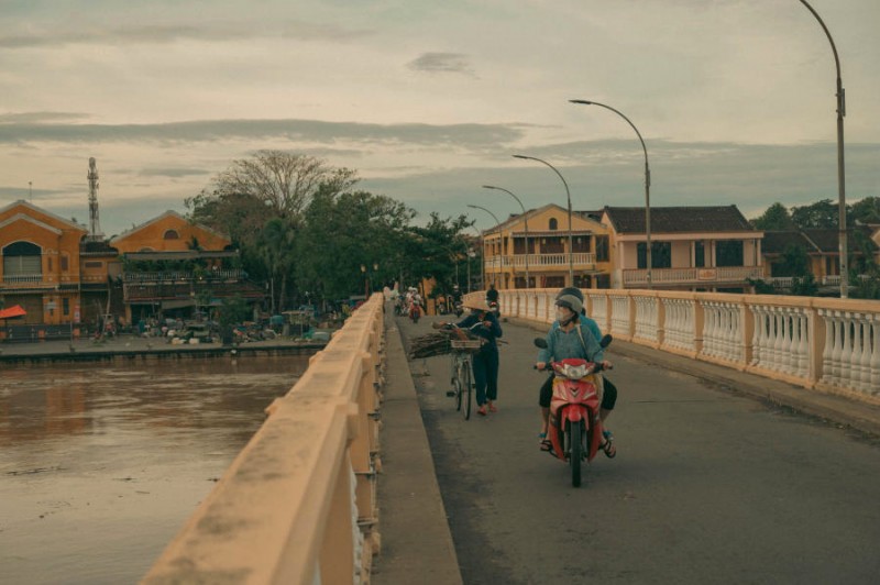 Sau sóng gió, cuộc sống thường nhật lại vẹn nguyên trở về, người người, nhà nhà đều bắt đầu một ngày mới.