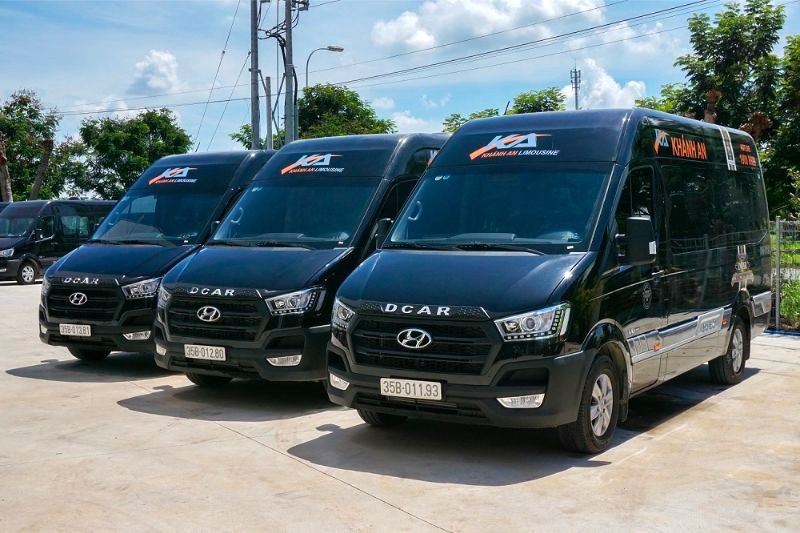 Xe Limousine Hà Nội Mai Châu Khánh An đảm bảo an toàn và đúng lịch trình, mang đến hành trình thoải mái cho khách hàng.