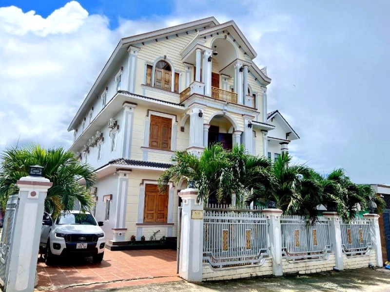 Amazing House: Sang trọng, đẳng cấp, quý phái.