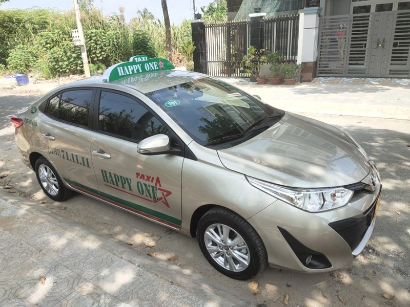 Taxi Happy One Bến Tre: Dịch vụ đưa đón sân bay tiện lợi, nhanh chóng.