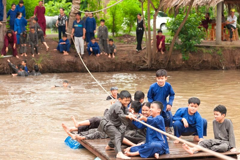 Vàm Hồ là điểm đến lý tưởng cho du lịch khám phá và team building với nhiều hoạt động vui chơi giải trí hấp dẫn kết hợp trải nghiệm thiên nhiên kỳ thú, thu hút du khách trong và ngoài nước.