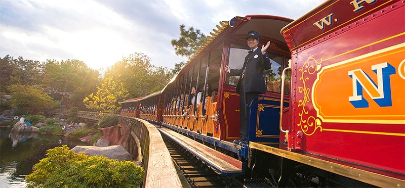 Tuyến đường sắt Western River: Adventureland, Westernland, Critter Country.