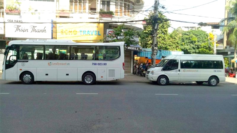 Lets Fly Travel: Xe đưa đón sân bay Cam Ranh (Camry, Innova, 4-32 chỗ)