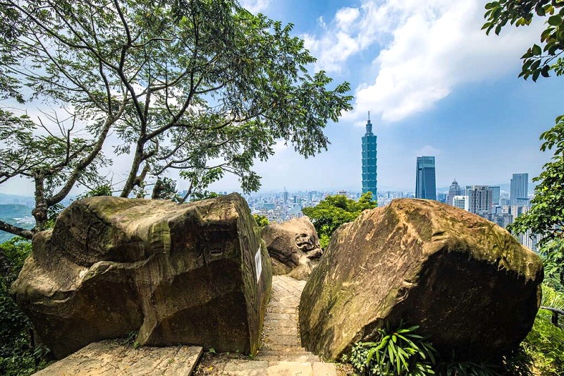 Núi Voi:  Cảnh đẹp Taipei 101.