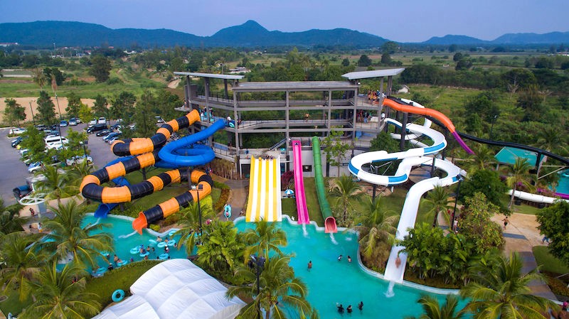 Black Mountain Water Park Hua Hin: Khu vui chơi dưới nước ấn tượng, sôi động.