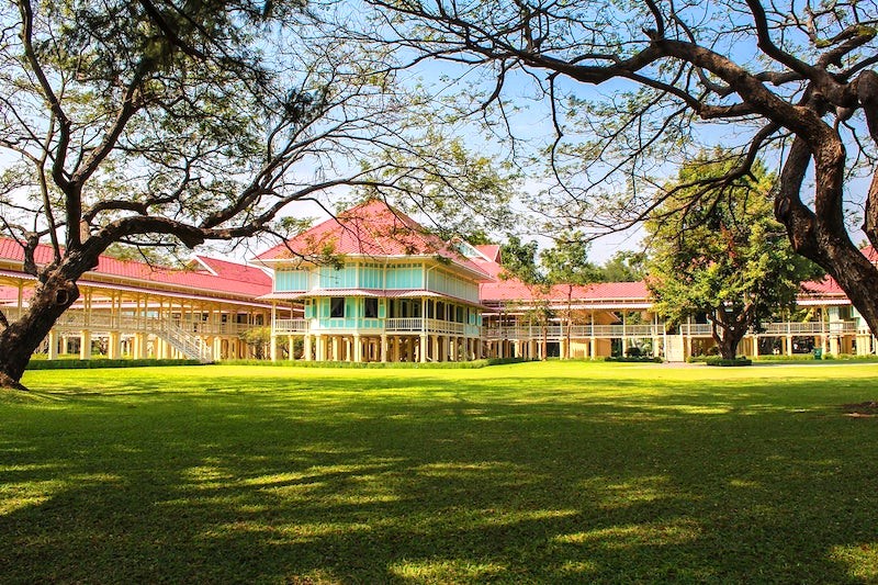 Cung điện Mùa hè (Maruekhathaiyawan Palace).