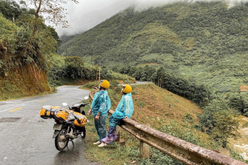 Hoàng Minh Thương cùng người bạn đồng hành đã ghi lại những khoảnh khắc đẹp ngây ngất tại Hà Giang.