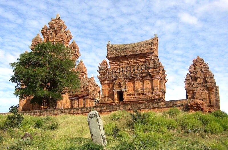 Tháp Chăm Po Klong Garai, biểu tượng văn hóa Chăm ở Ninh Thuận.