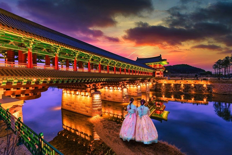 Gyeongju, kinh đô cổ của triều đại Silla, mang vẻ cổ kính khác biệt so với các đô thị lớn của Hàn Quốc.