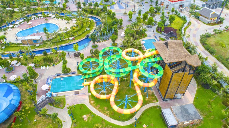 Typhoon Water Park Hạ Long là công viên nước nằm trong khu nghỉ dưỡng Sun World Ha Long Complex.