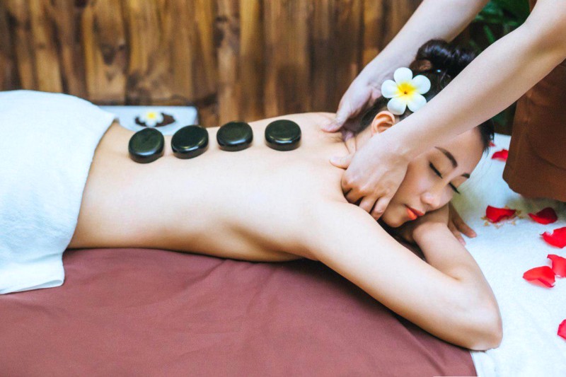 Thư giãn và phục hồi sức khỏe tại các địa điểm massage lành mạnh ở Nha Trang.