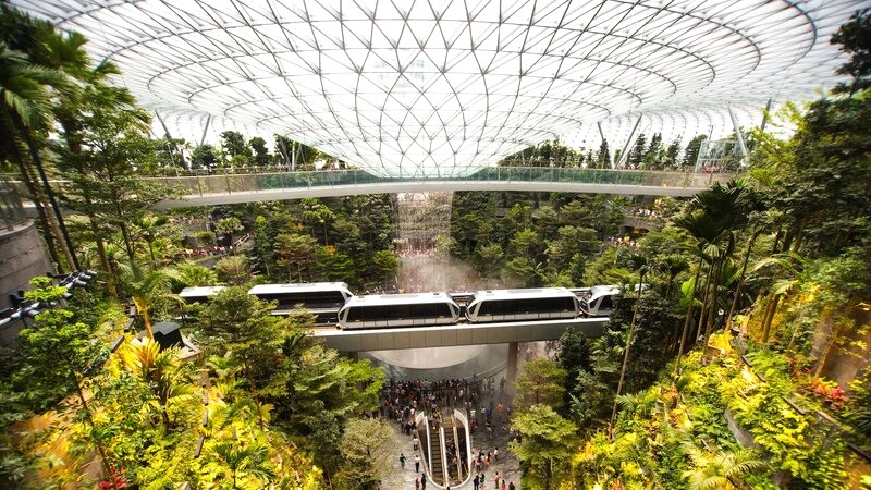 Jewel Changi, trung tâm phức hợp đa chức năng, kết nối với sân bay Changi tại Singapore. (Ảnh: NEOSCAPE 2014)