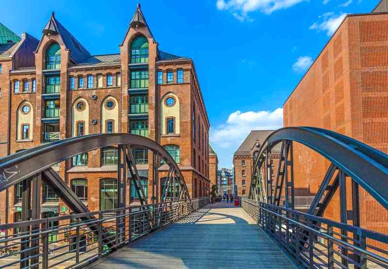 Hamburg, cảng sông Elbe, là đô thị lớn thứ hai Đức.