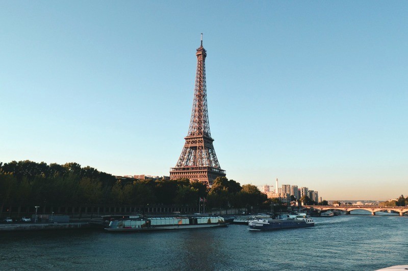 Tháp Eiffel, biểu tượng Paris, Pháp.