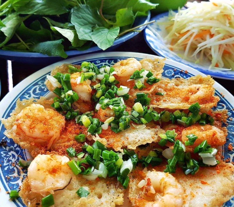 Bánh khọt giòn, thơm, đẹp mắt.