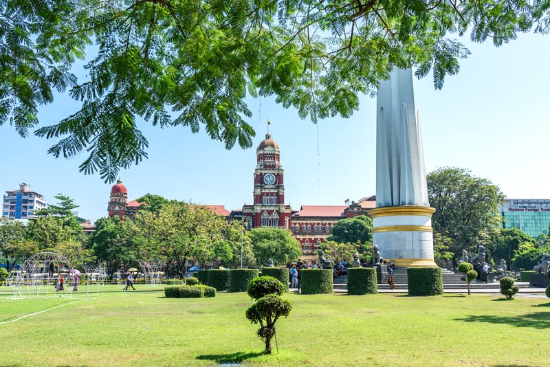 Công viên Mahabandoola: Lá phổi xanh của Yangon.